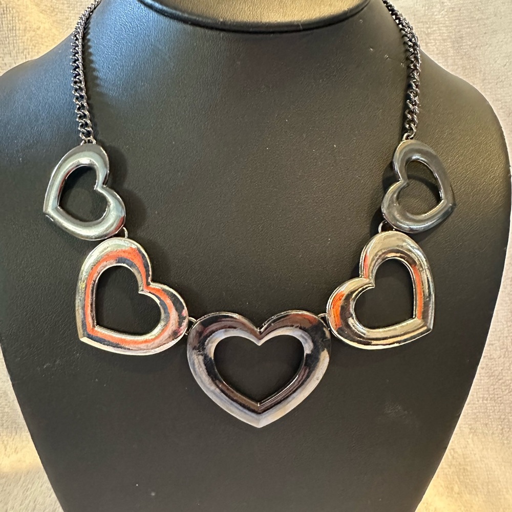 NWT Paparazzi Black Heart Necklace with Modern Geometric Design